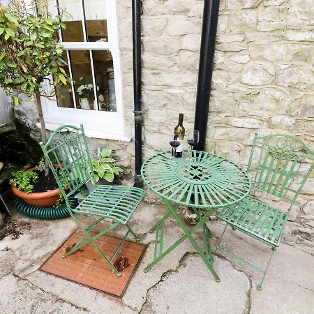 Lisa's Cottage,